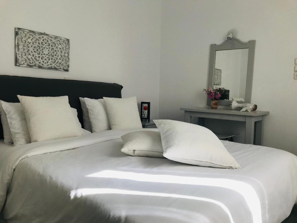 Studio Apartment Violetta At Livadia Beach パロス島 エクステリア 写真